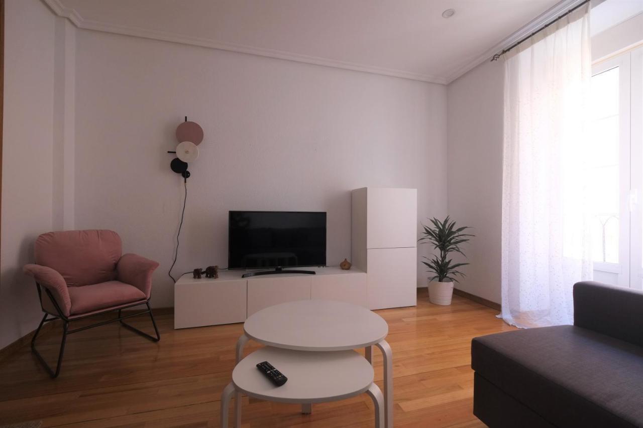 Apartament Camino De Santiago En Casco Historico Burgo Zewnętrze zdjęcie