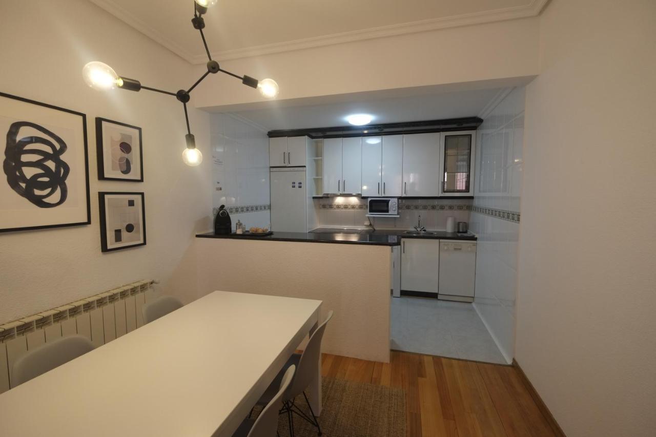 Apartament Camino De Santiago En Casco Historico Burgo Zewnętrze zdjęcie